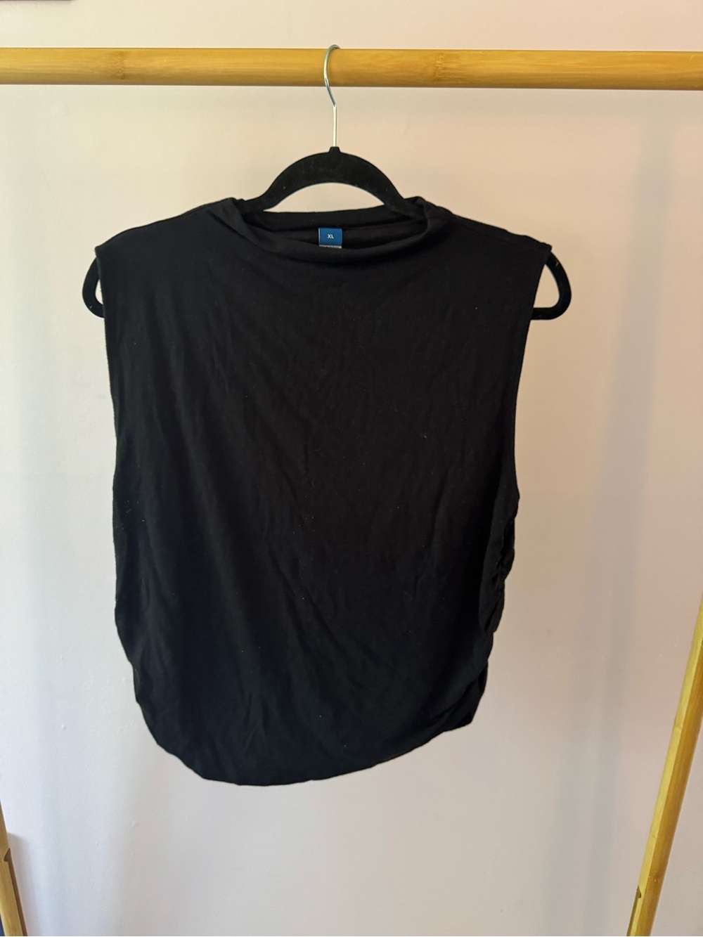 Old Navy Black Sleeveless Ruched Muscle Tee Crop Top